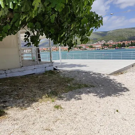 Ella Trogir