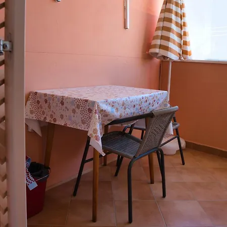 Apartment Ella *