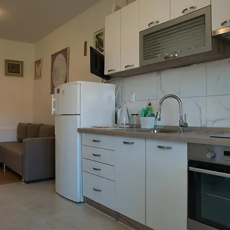 Apartment Ella *